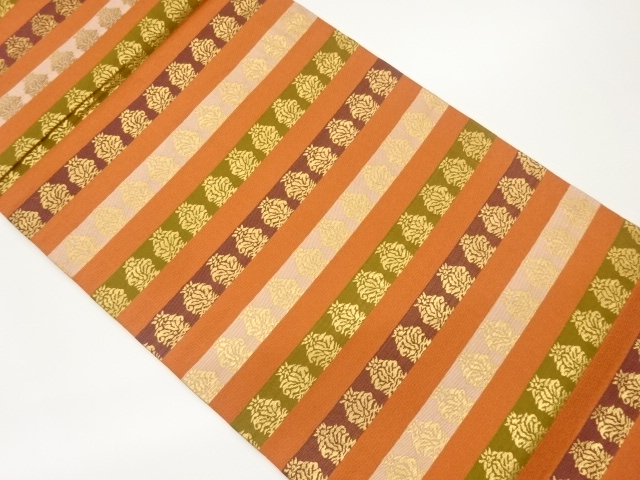 横段に花々模様開き名古屋帯（額縁仕立て）